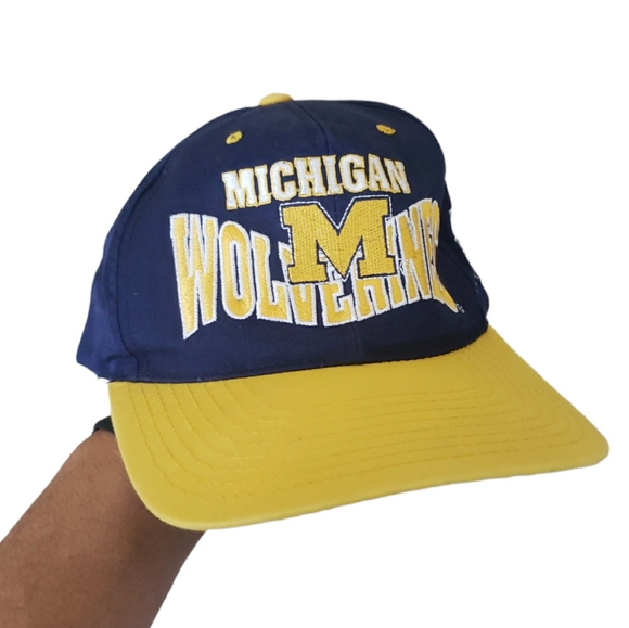 VTG 80s Michigan Wolverines Spellout University Snapback Cap Hat Snap Blue and y - Picture 8 of 15